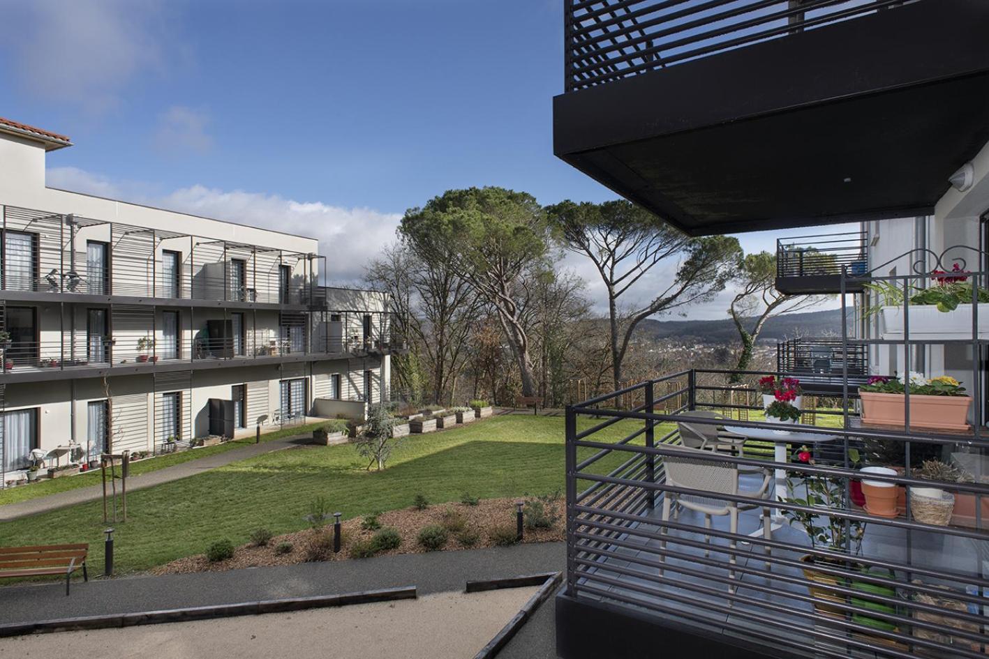 Aparthotel Domitys L'Amarante Cahors Exterior foto