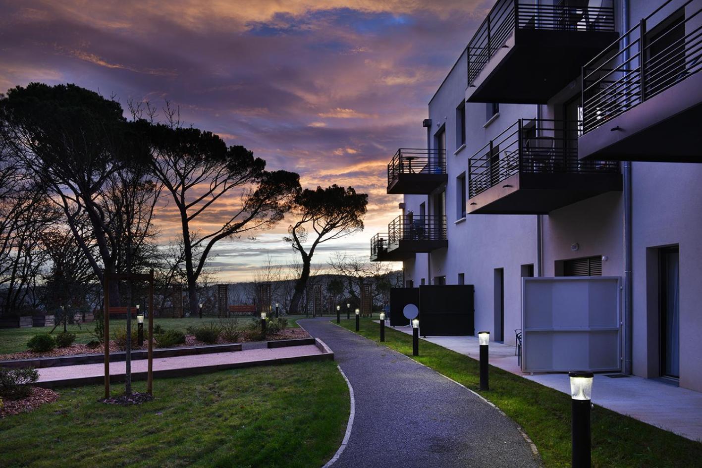 Aparthotel Domitys L'Amarante Cahors Exterior foto